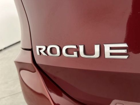 Used 2020 Nissan Rogue SV FWD image 31