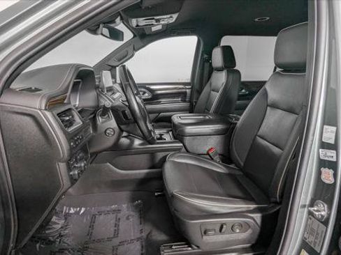 Used 2023 Chevrolet Suburban Premier AWD/4WD image 14