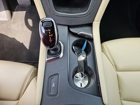 Used 2018 Cadillac XT5 FWD image 24