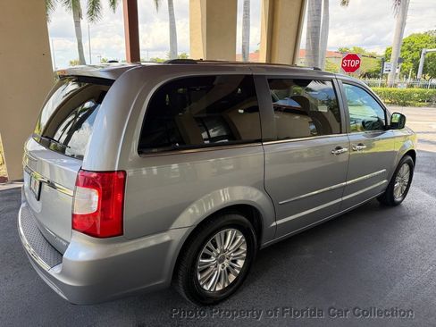 Used 2013 Chrysler Town & Country Limited w/ Luxury Group FWD image 68