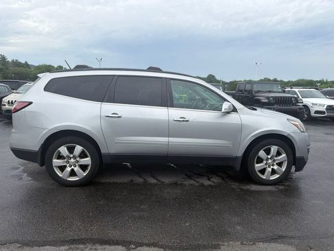 Used 2017 Chevrolet Traverse LT w/ Traveler's Package AWD/4WD image 7