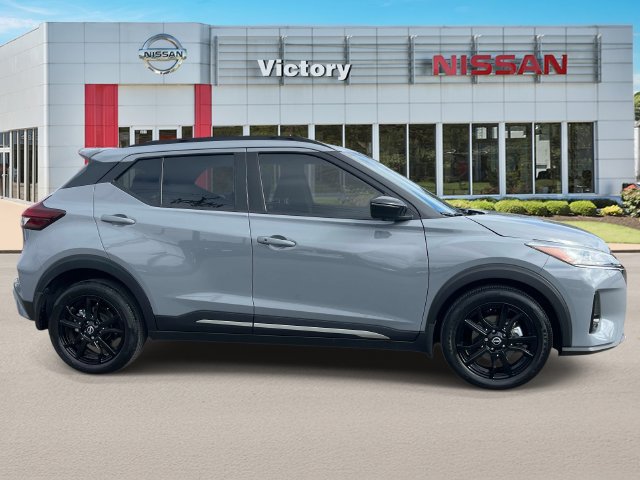 Used 2024 Nissan Kicks SR FWD image 2
