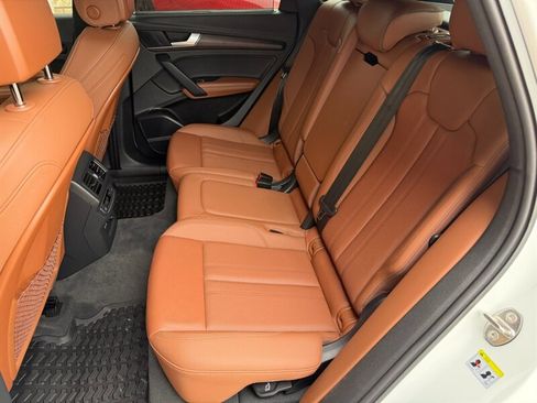 Used 2021 Audi Q5 e Prestige w/ Prestige Package image 11