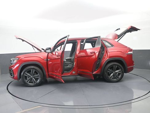 Used 2021 Volkswagen Atlas Cross Sport SE w/ Panoramic Sunroof Package FWD image 71