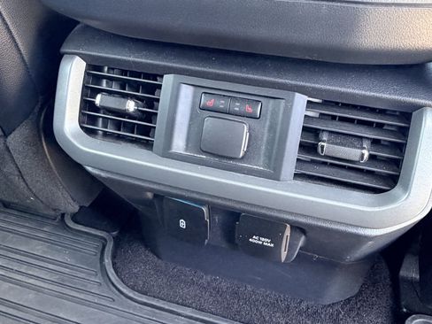 Used 2022 Ford F150 Lariat w/ Equipment Group 502A High AWD/4WD image 15