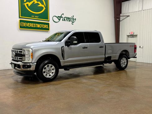 Used 2023 Ford F250 XLT w/ 360-Degree Camera Package AWD/4WD image 3