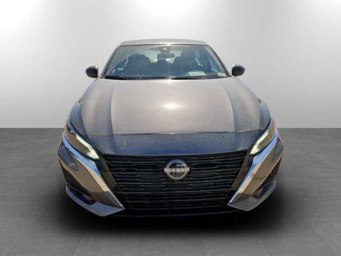 Used 2025 Nissan Altima 2.5 SV FWD image 4