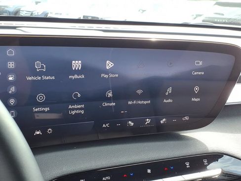 Used 2025 Buick Enclave Preferred AWD/4WD image 23