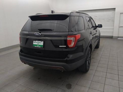 Used 2017 Ford Explorer XLT w/ Equipment Group 202A FWD image 9
