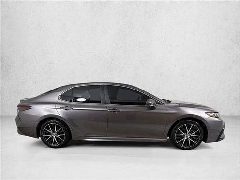Used 2024 Toyota Camry SE FWD image 2