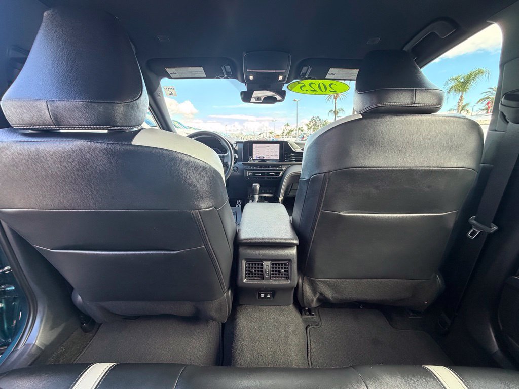 Used 2025 Toyota Camry SE w/ Convenience Package FWD image 15