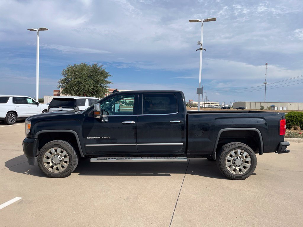 Used 2016 GMC Sierra 2500 Denali w/ Duramax Plus Package AWD/4WD image 3