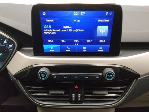 Used 2020 Ford Escape SE image 25