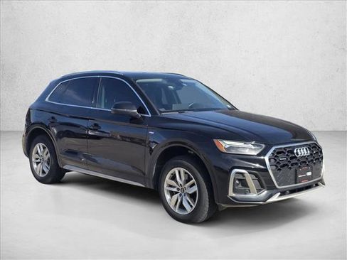 Certified 2023 Audi Q5 2.0T Premium w/ Convenience Package image 3