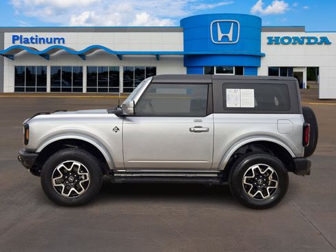 Used 2022 Ford Bronco Outer Banks image 3