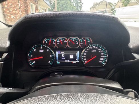 Used 2018 Chevrolet Suburban LT image 48