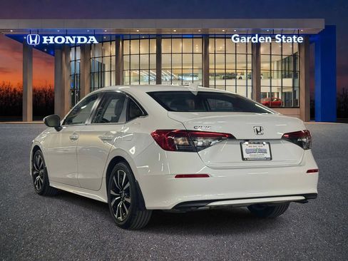 Used 2023 Honda Civic EX image 4