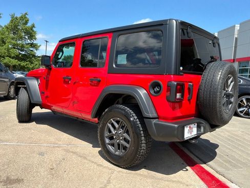 Used 2025 Jeep Wrangler Unlimited Sport AWD/4WD image 8