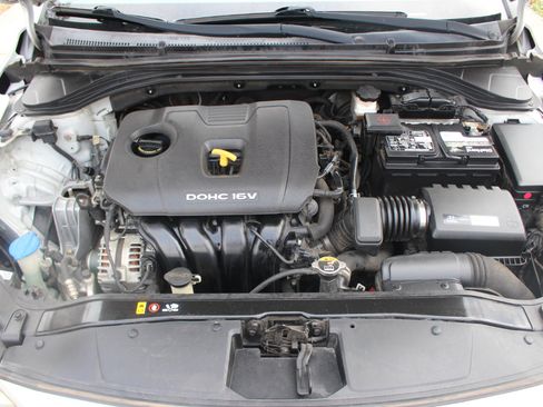 Used 2017 Hyundai Elantra Value Edition image 47