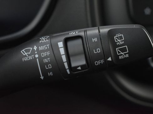 Used 2025 Kia Soul LX w/ LX Technology Package FWD image 22