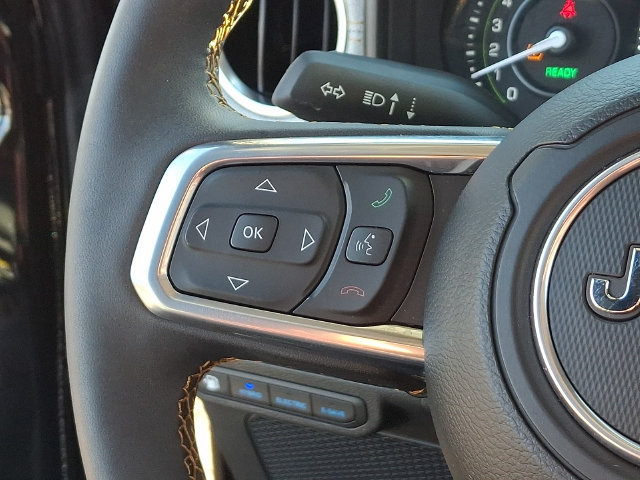 Used 2024 Jeep Wrangler Unlimited Sahara AWD/4WD image 7