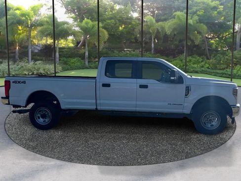 Used 2018 Ford F350 XL w/ Power Equipment Group AWD/4WD image 4
