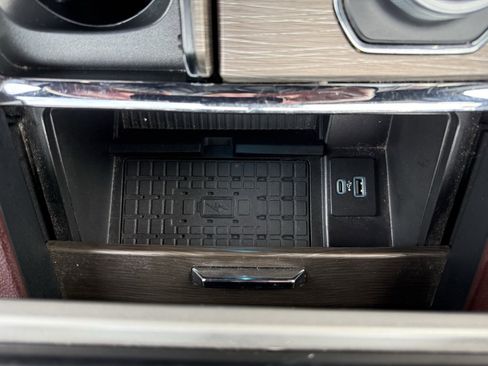 Used 2023 Ford Expedition Limited image 34