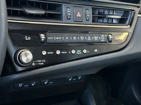 Certified 2024 Lexus ES 350 w/ Premium Package FWD image 27