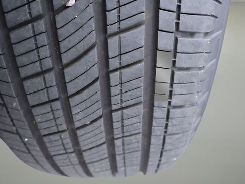 Certified 2025 Toyota Tacoma Limited image 10