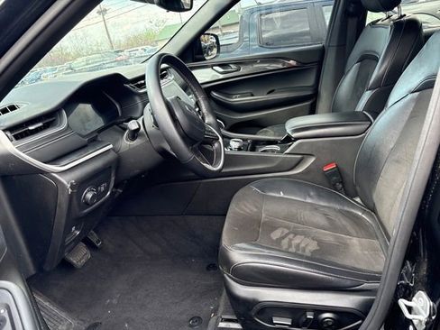 Used 2022 Jeep Grand Cherokee L Laredo image 8