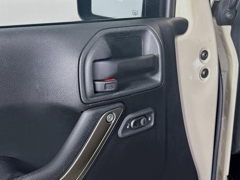 Used 2018 Jeep Wrangler Unlimited Sport image 30