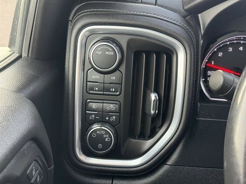 Used 2021 Chevrolet Silverado 1500 LT Trail Boss w/ Convenience Package II image 10