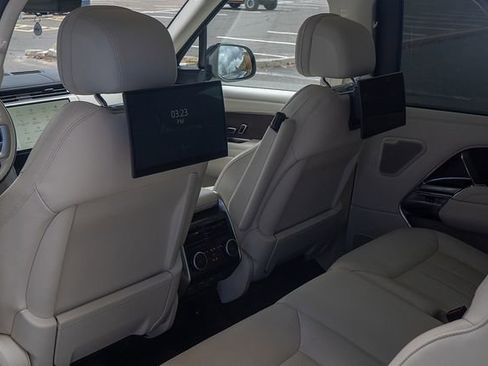 Used 2023 Land Rover Range Rover Long Wheelbase Autobiography image 15