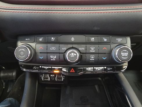 Used 2023 Dodge Durango Citadel image 28