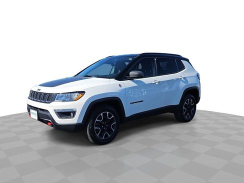 Used 2018 Jeep Compass Trailhawk w/ Cold Weather Group image 4