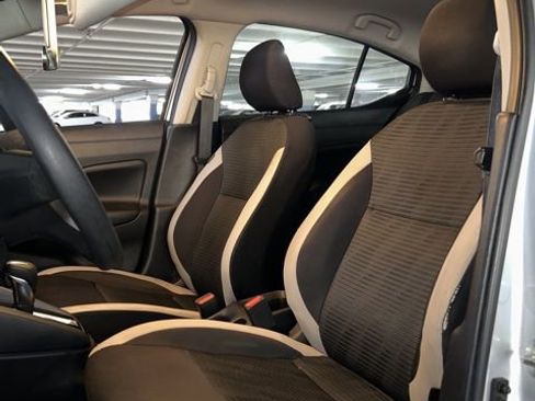 Used 2020 Nissan Versa SV image 8