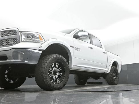 Used 2018 RAM 1500 Laramie image 30