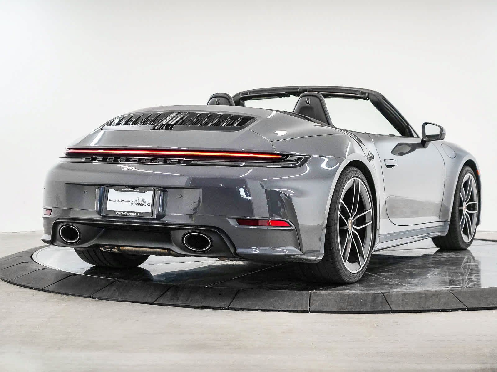 Certified 2025 Porsche 911 Carrera RWD image 9