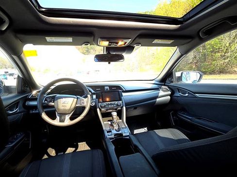 Used 2019 Honda Civic EX image 4