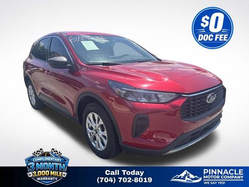Used 2023 Ford Escape Active w/ Tech Pack #1 AWD/4WD image 1
