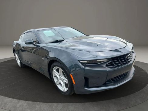 Used 2020 Chevrolet Camaro LT RWD image 3