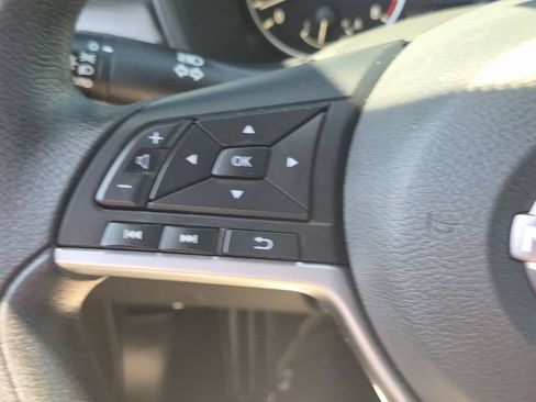 Used 2025 Nissan Altima 2.5 SV AWD/4WD image 21