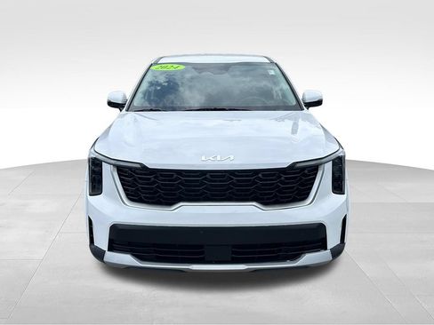 Used 2024 Kia Sorento LX FWD image 2