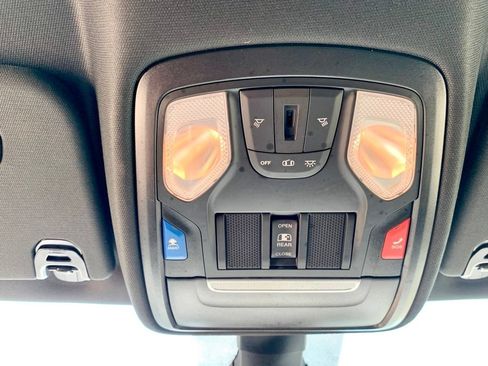 Used 2022 RAM 1500 Big Horn AWD/4WD image 38
