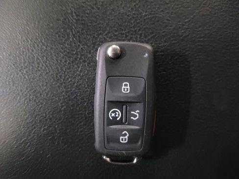 Used 2022 Volkswagen Passat 2.0T SE image 32