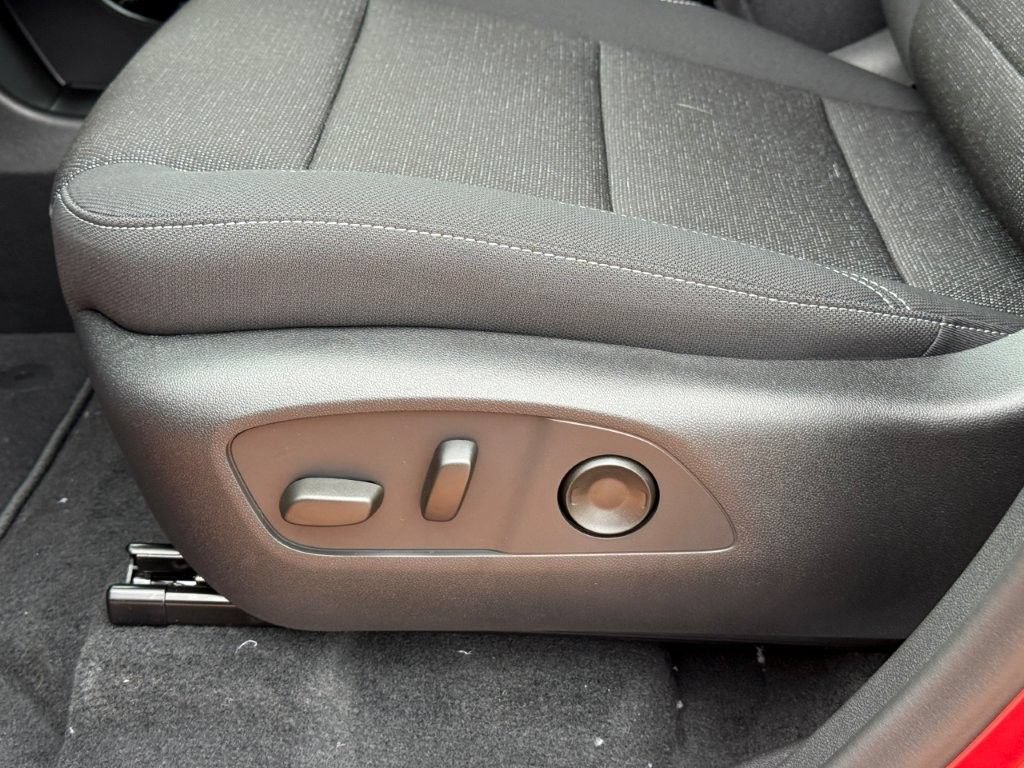 New 2026 Chevrolet Traverse LT w/ Sun and Wheel Package FWD image 11