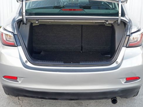 Used 2016 Scion iA image 9