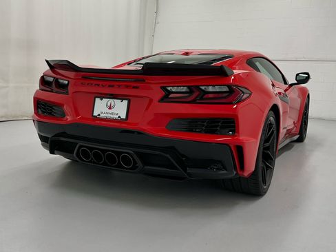 Used 2025 Chevrolet Corvette Z06 RWD image 6