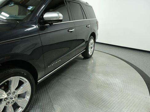 Used 2024 Ford Expedition Platinum AWD/4WD image 7