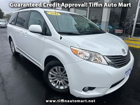 Used 2014 Toyota Sienna XLE image 1